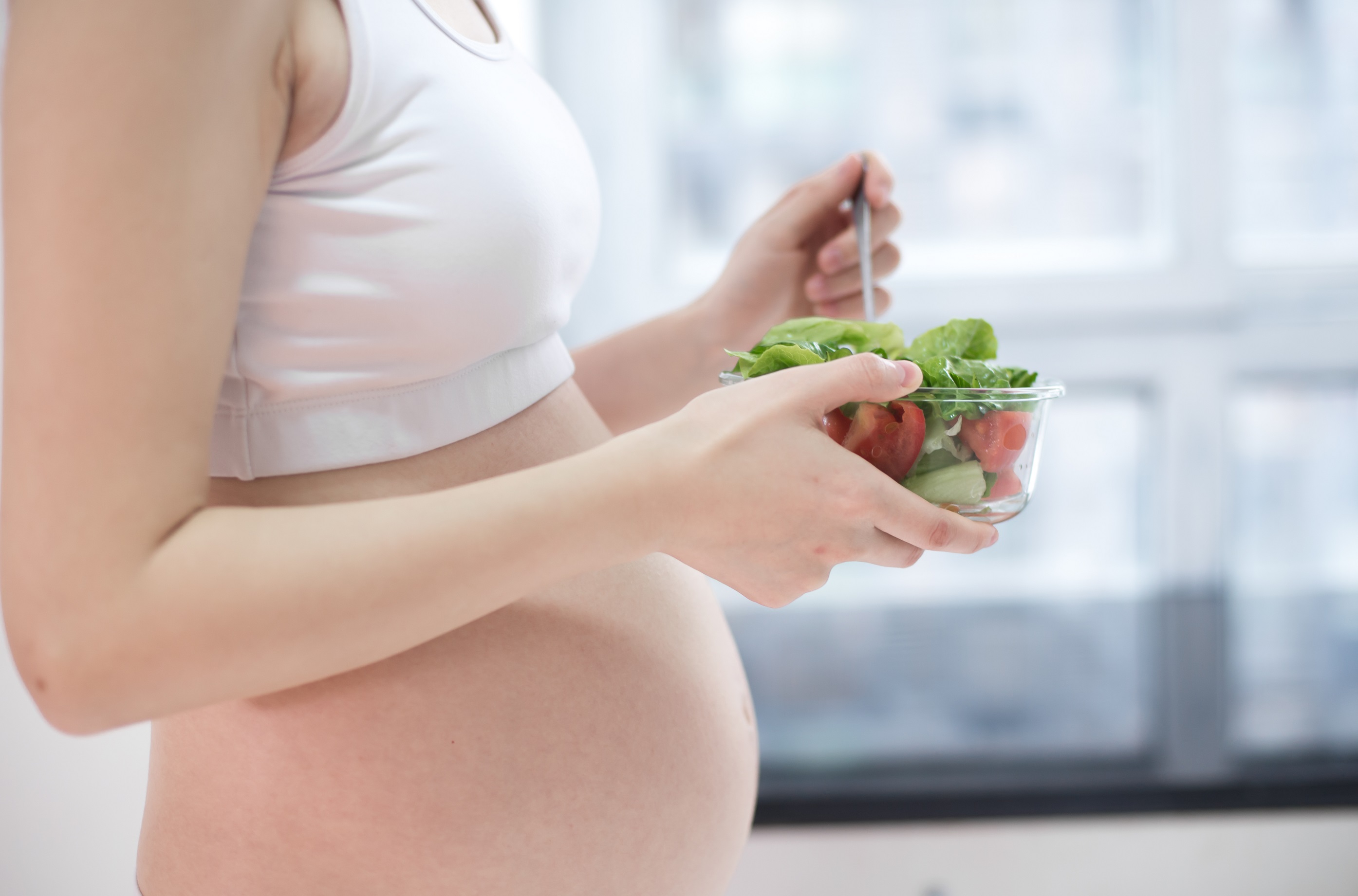 Что пить при токсикозе. Беременность питание. Питание беременных женщин. Беременность и еда. Беременность и правильное питание.